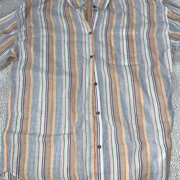 Button down and matching shorts - Picture 3 of 3